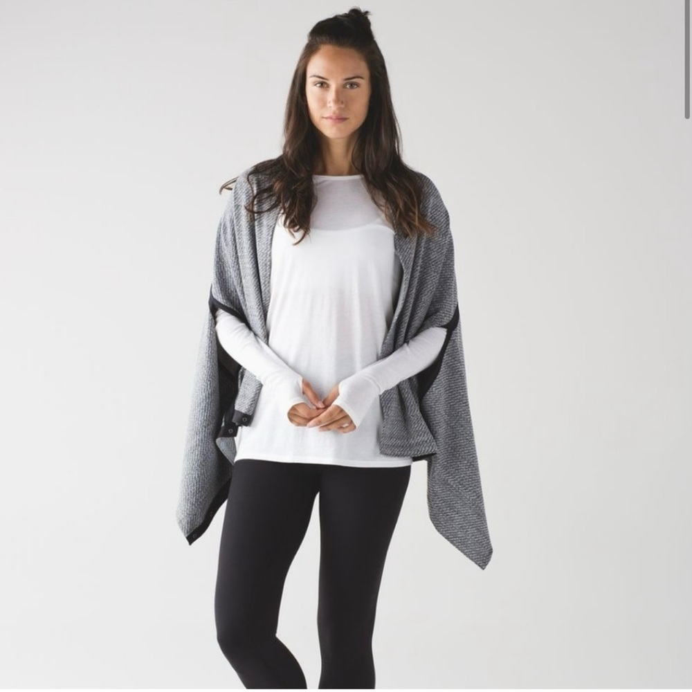 Lululemon Athletica Black and White Women's Wrap